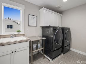 5492 Skyfall Place NW, Bremerton WA 98312