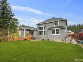 5492 Skyfall Place NW, Bremerton WA 98312