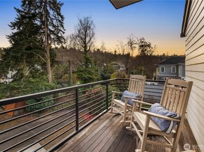 1633 E Calhoun Street, Seattle WA 98112