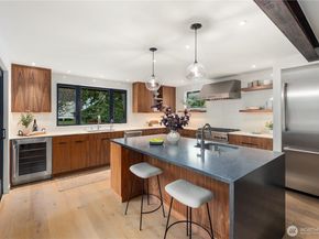 1633 E Calhoun Street, Seattle WA 98112