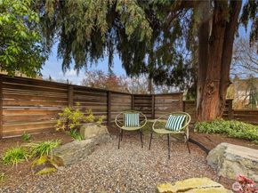 1633 E Calhoun Street, Seattle WA 98112