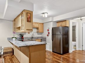 6730 NE 202nd Street, Kenmore WA 98028