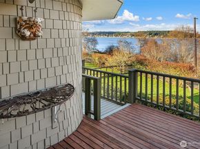9722 SW Windmill Street, Vashon WA 98070