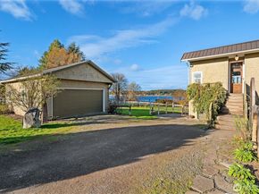 9722 SW Windmill Street, Vashon WA 98070