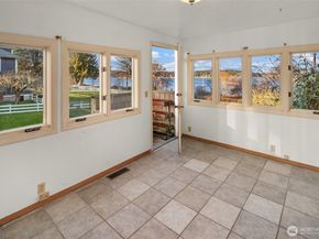 9722 SW Windmill Street, Vashon WA 98070