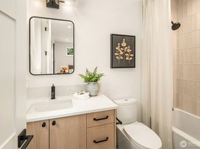 1706 111th Avenue NE, Bellevue WA 98004