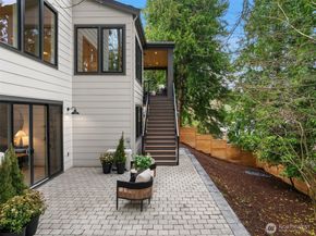 1706 111th Avenue NE, Bellevue WA 98004