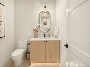 1706 111th Avenue NE, Bellevue WA 98004