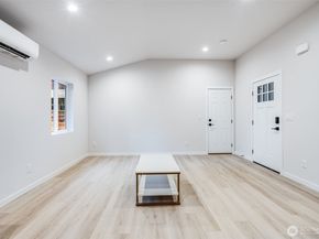 12531 25th Avenue NE Unit A, Seattle WA 98125