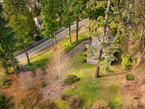 17304 143rd Place NE, Woodinville WA 98072