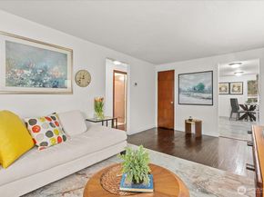 1011 NE 180TH Street, Shoreline WA 98155