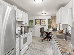 1011 NE 180TH Street, Shoreline WA 98155