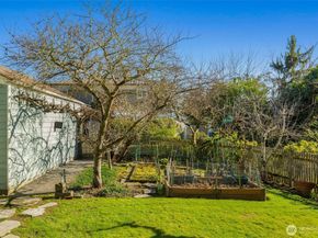 1702 Lake Washington Boulevard, Seattle WA 98122