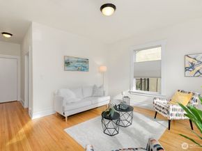 901 NE 43rd Street 306, Seattle WA 98105