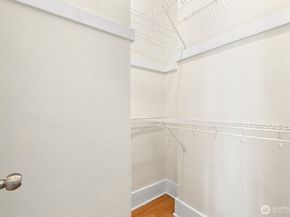 901 NE 43rd Street 306, Seattle WA 98105