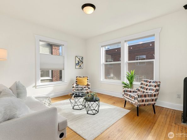 901 NE 43rd Street 306, Seattle WA 98105