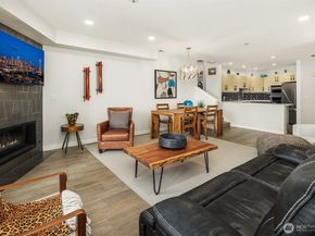 9039 Juanita Drive 304, Kirkland WA 98034