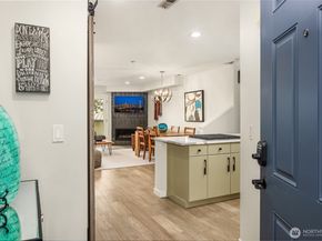 9039 Juanita Drive 304, Kirkland WA 98034
