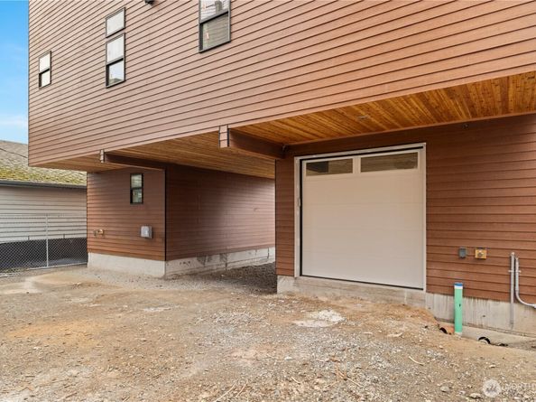 1136 B NW 57th Street, Seattle WA 98107