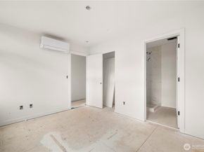 1136 B NW 57th Street, Seattle WA 98107