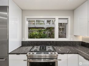 6121 NE 175 Street A202, Kenmore WA 98028