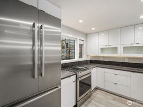 6121 NE 175 Street A202, Kenmore WA 98028