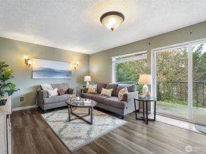 924 Shorewood Drive B16, Bremerton WA 98312