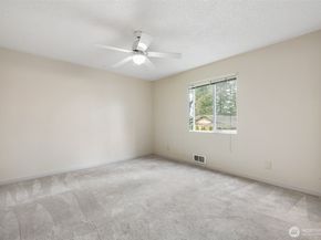 924 Shorewood Drive B16, Bremerton WA 98312