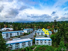 924 Shorewood Drive B16, Bremerton WA 98312