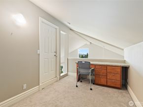 6222 37th Avenue NE, Seattle WA 98115