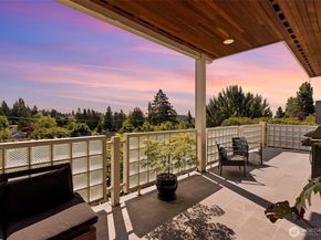 6222 37th Avenue NE, Seattle WA 98115