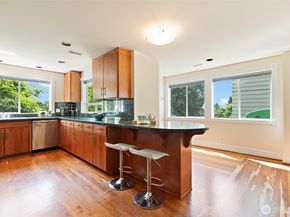 6222 37th Avenue NE, Seattle WA 98115