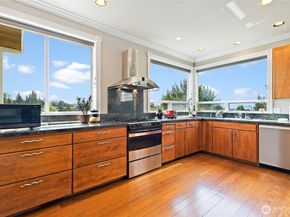 6222 37th Avenue NE, Seattle WA 98115