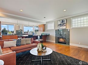 6222 37th Avenue NE, Seattle WA 98115