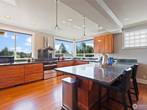 6222 37th Avenue NE, Seattle WA 98115