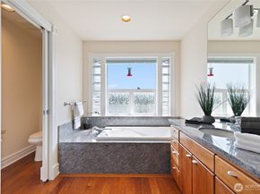 6222 37th Avenue NE, Seattle WA 98115