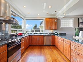 6222 37th Avenue NE, Seattle WA 98115