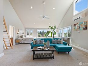 6222 37th Avenue NE, Seattle WA 98115