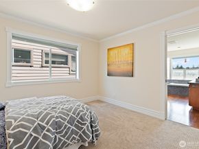 6222 37th Avenue NE, Seattle WA 98115