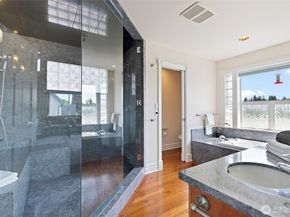 6222 37th Avenue NE, Seattle WA 98115