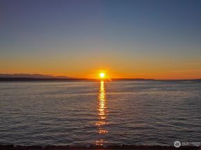 61 Pine Street 201, Edmonds WA 98020