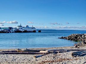 61 Pine Street 201, Edmonds WA 98020