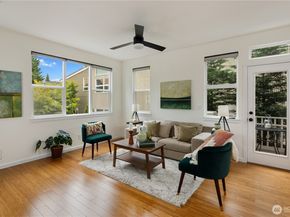 346 Wyatt Way NE 10, Bainbridge Island WA 98110