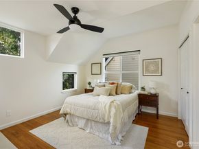 346 Wyatt Way NE 10, Bainbridge Island WA 98110