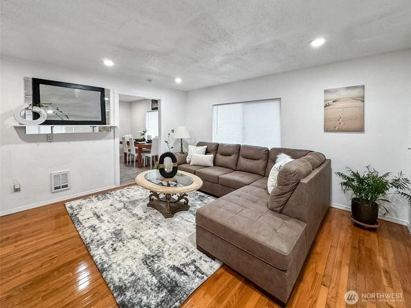 7660 S 126th Street, Seattle WA 98178