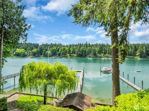 6490 NE Monte Vista Drive, Bainbridge Island WA 98110