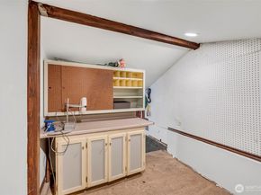 6490 NE Monte Vista Drive, Bainbridge Island WA 98110