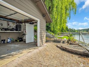 6490 NE Monte Vista Drive, Bainbridge Island WA 98110