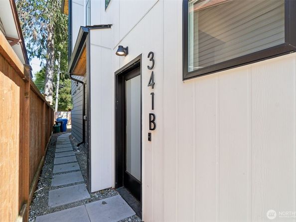 341 NW 90th Street B, Seattle WA 98117