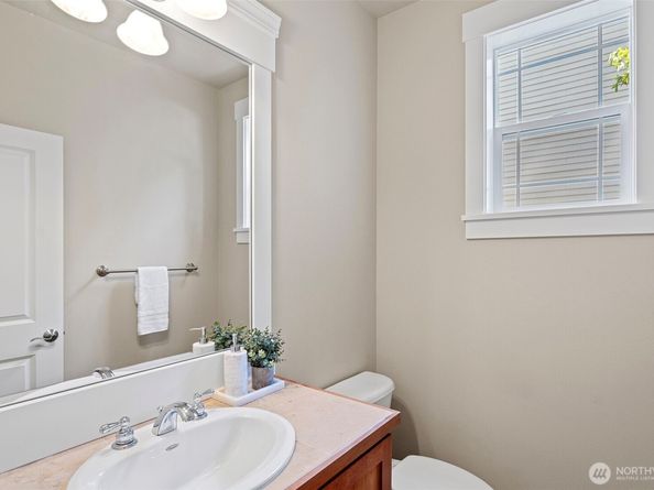 2648 116th Avenue NE, Bellevue WA 98004